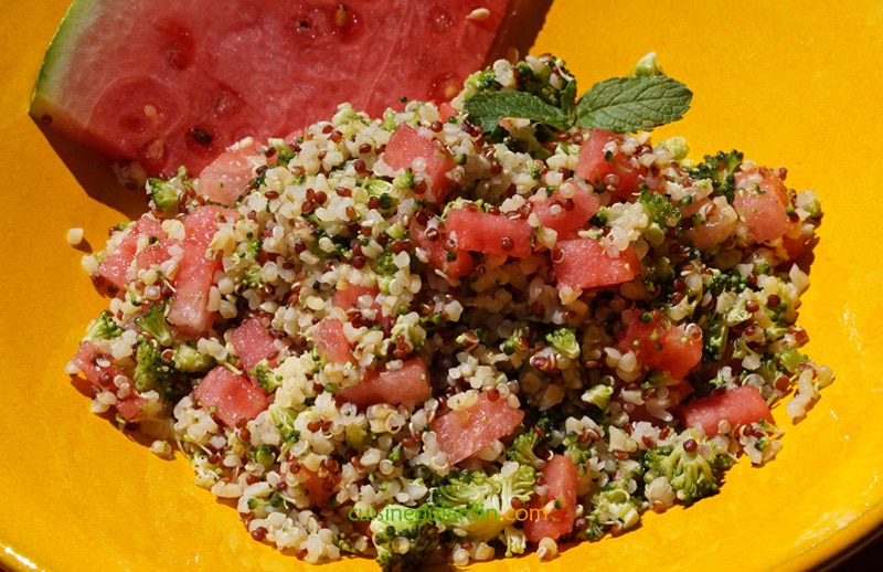 Taboulé de quinoa-boulgour au brocoli, pastèque et menthe
