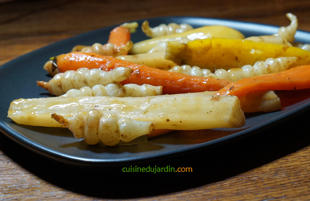 Poêlée de salsifis, crosnes et carottes fanes    